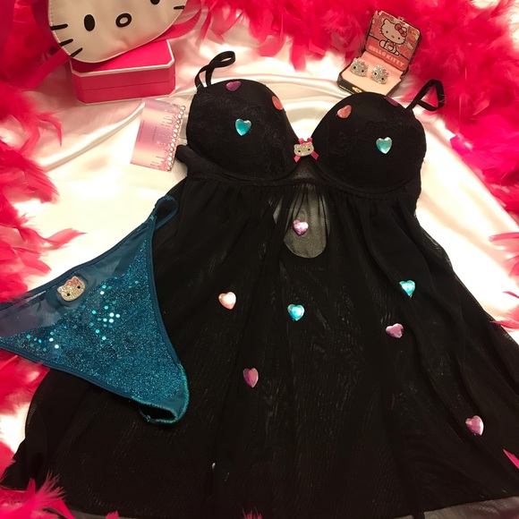 Adorable 💖🍬custom hello kitty lingerie set and Sanrio necklace bundle 🍭 - Picture 9 of 13